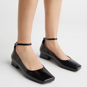 SOLD NEW Jeffrey Campbell square toe black Flats + ankle strap women’s size 8/38